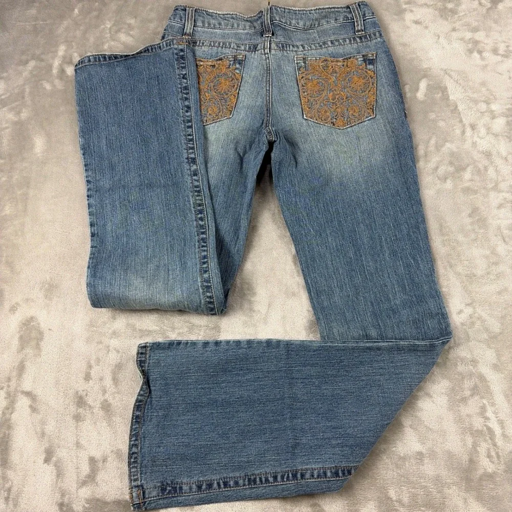 Guess Jeans Womens 27 Medium Wash Low Rise Bootcut Embroidered Back Pocket Denim - Picture 7 of 8